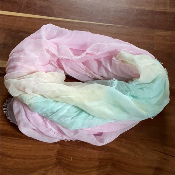 Accessories - Pretty infinity scarf!